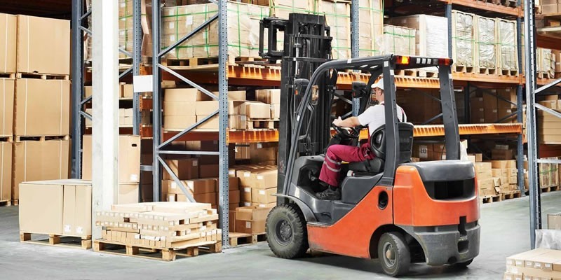Locação de empilhadeiras: economia e praticidade
